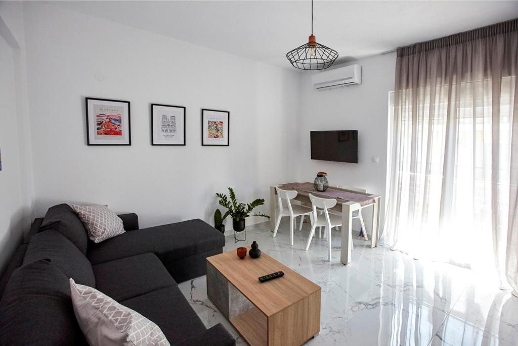 Mg Apartments アレクサンドルポリス エクステリア 写真